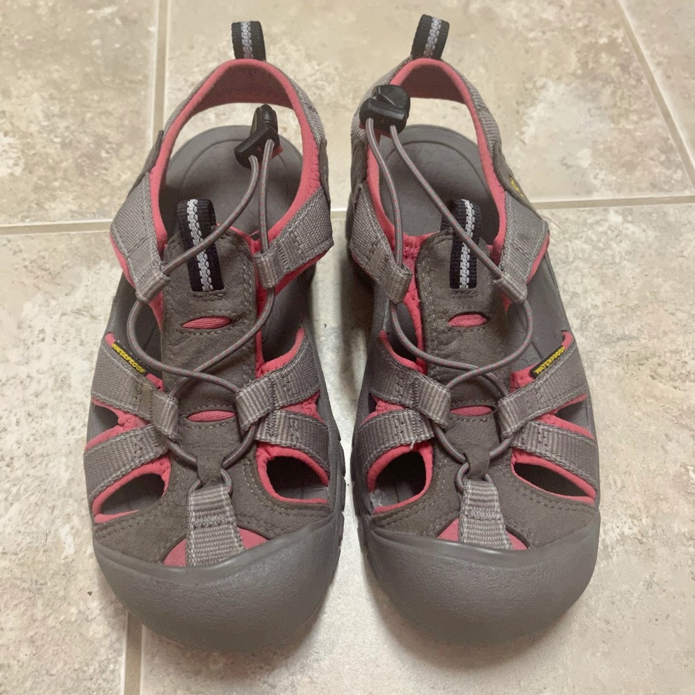 KEEN Venice H2 Sandal Size 7.5